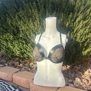 Victoria's Secret push-up lace & pearls bra 34DD-brand new/never used with a tag